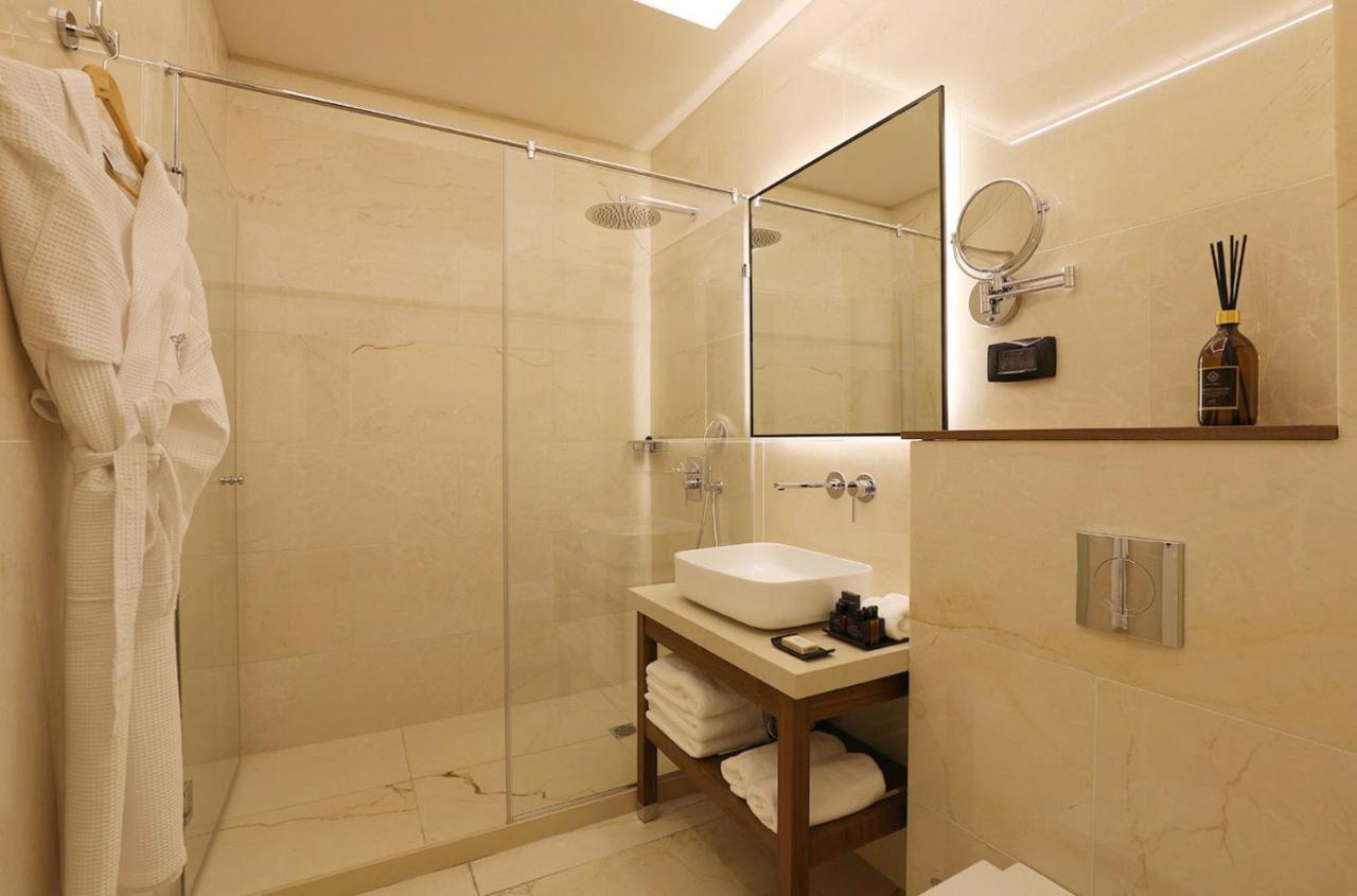 โอเปร่า เทลอาวีฟ บาย เฮอร์เบิร์ต ซามูเอล Hotel ภายนอก รูปภาพ